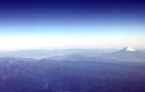 flying-between-osaka-and-tokyo_8566137826_o